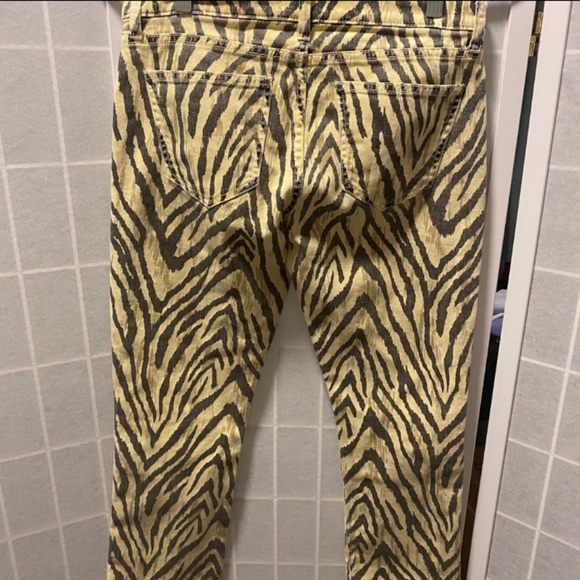 🆕 CURRENT/ELLIOTT | Zebra Print  Slimming Cropped Jeans Size 27 - Picture 4 of 9